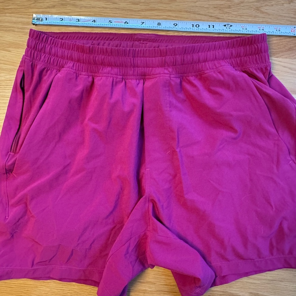 Lululemon pace breaker unlined Shorts 5” m medium